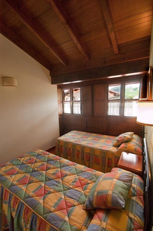 Villanueva de Pria Apartamentos El Cueto De Los Collado מראה חיצוני תמונה