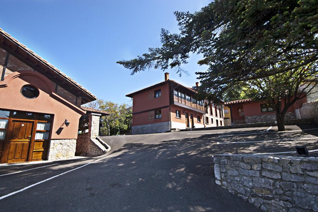 Villanueva de Pria Apartamentos El Cueto De Los Collado מראה חיצוני תמונה